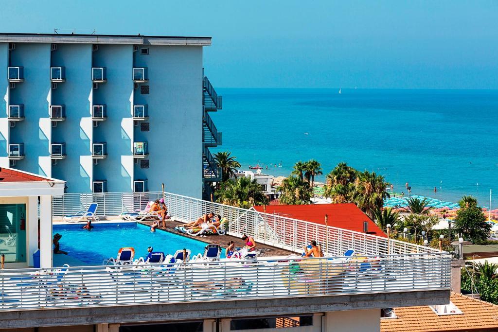Medi Garden Hotel&Residence Alba Adriatica Luaran gambar
