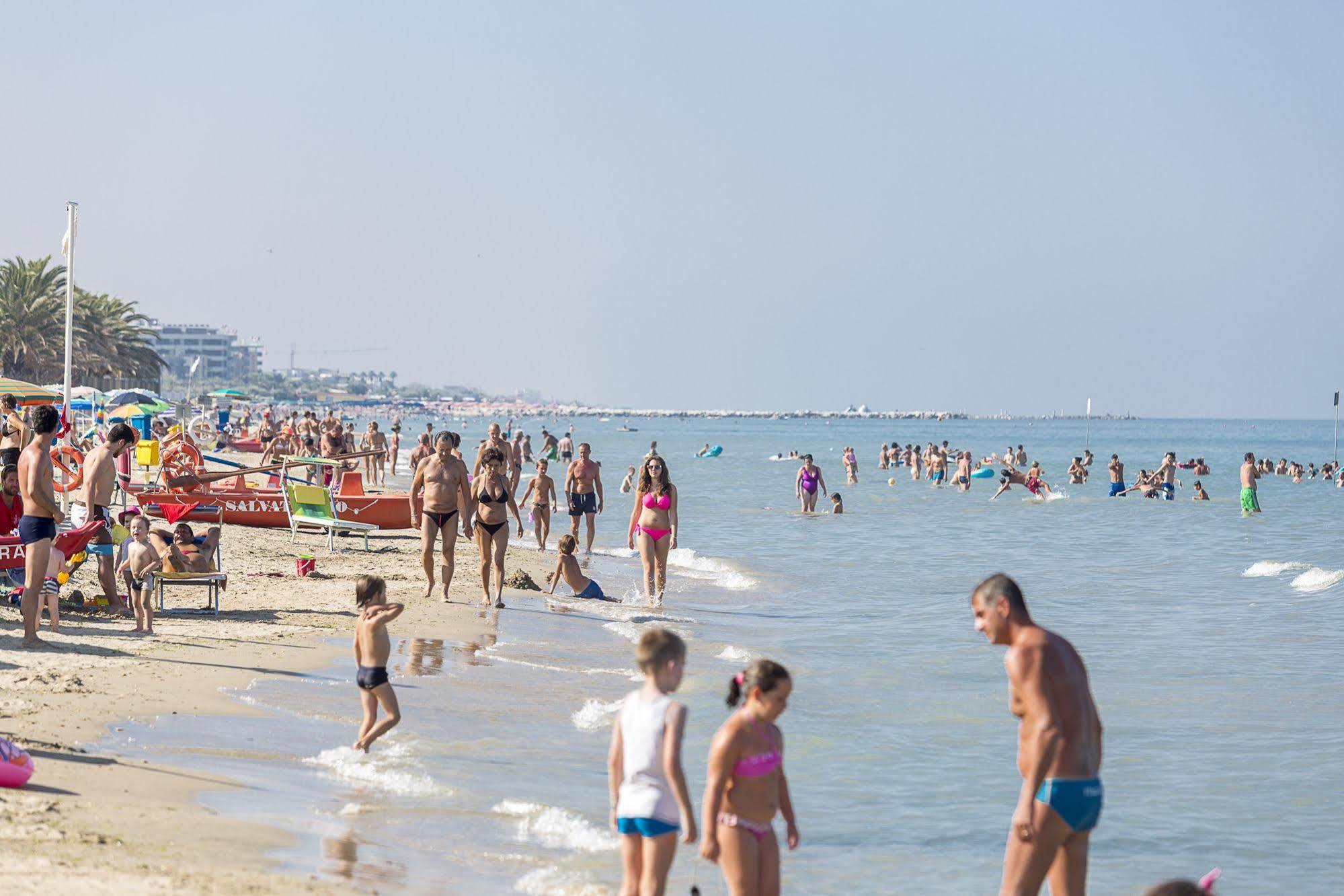 Medi Garden Hotel&Residence Alba Adriatica Luaran gambar